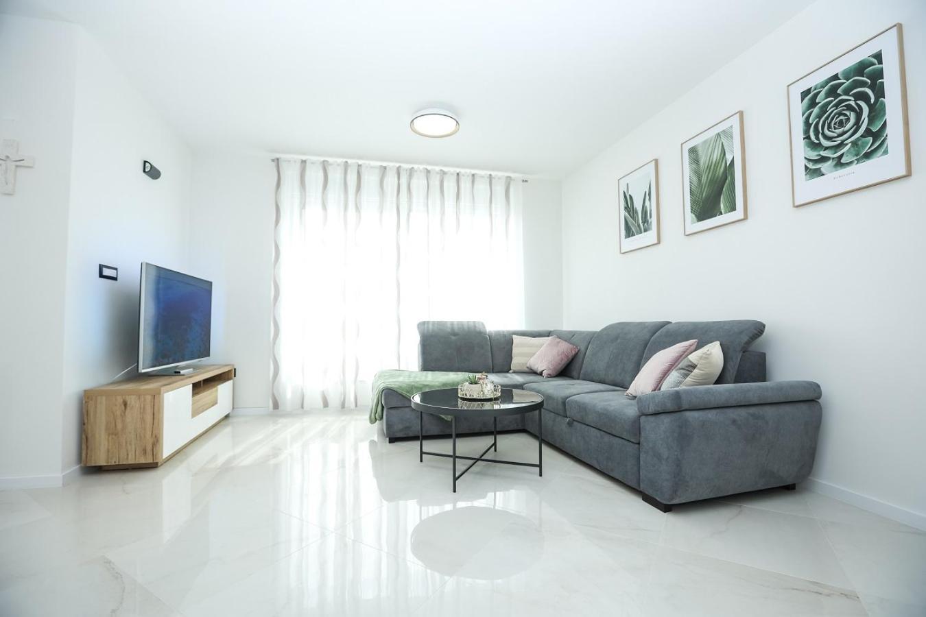 Apartment Glorija Zara Esterno foto