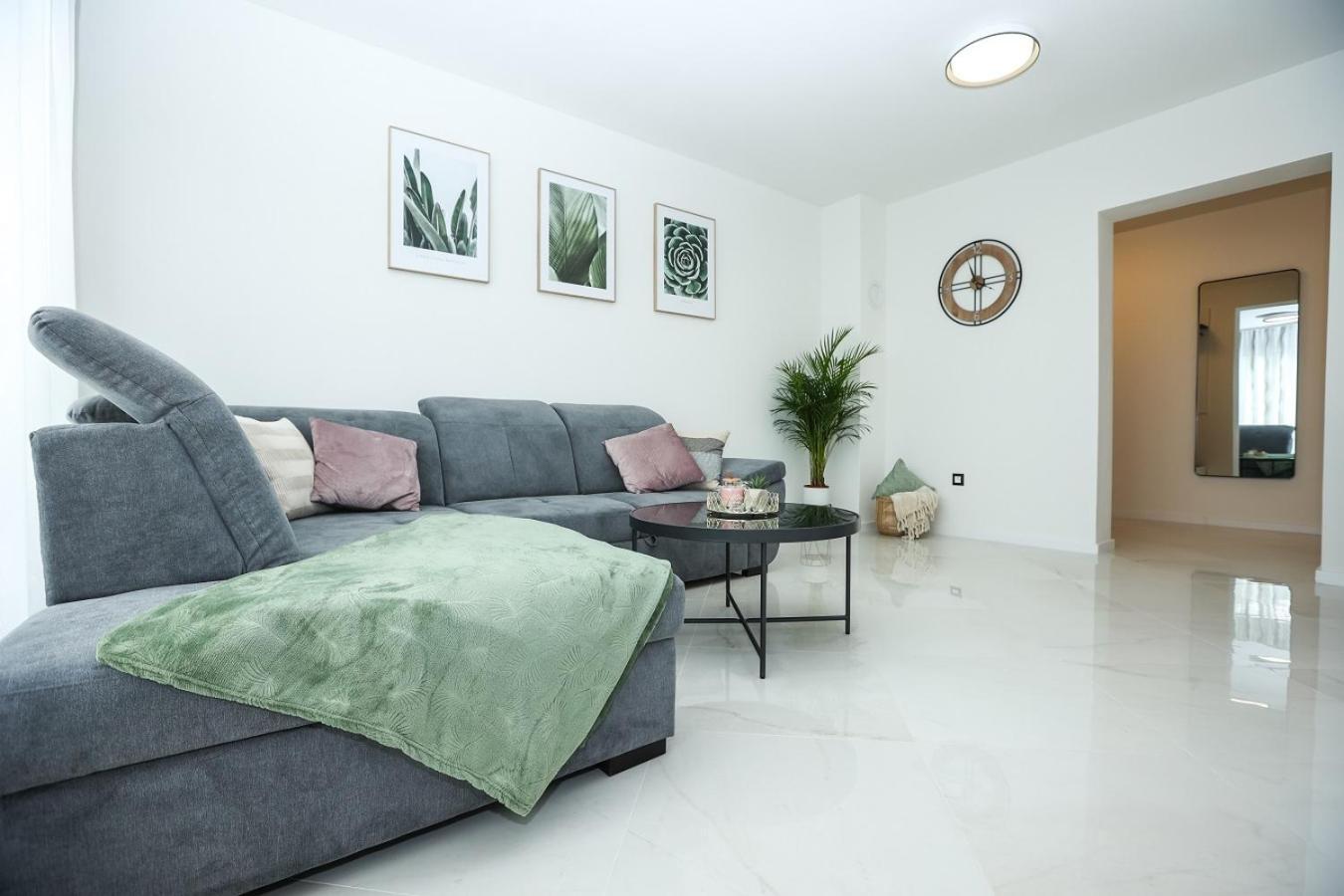 Apartment Glorija Zara Esterno foto