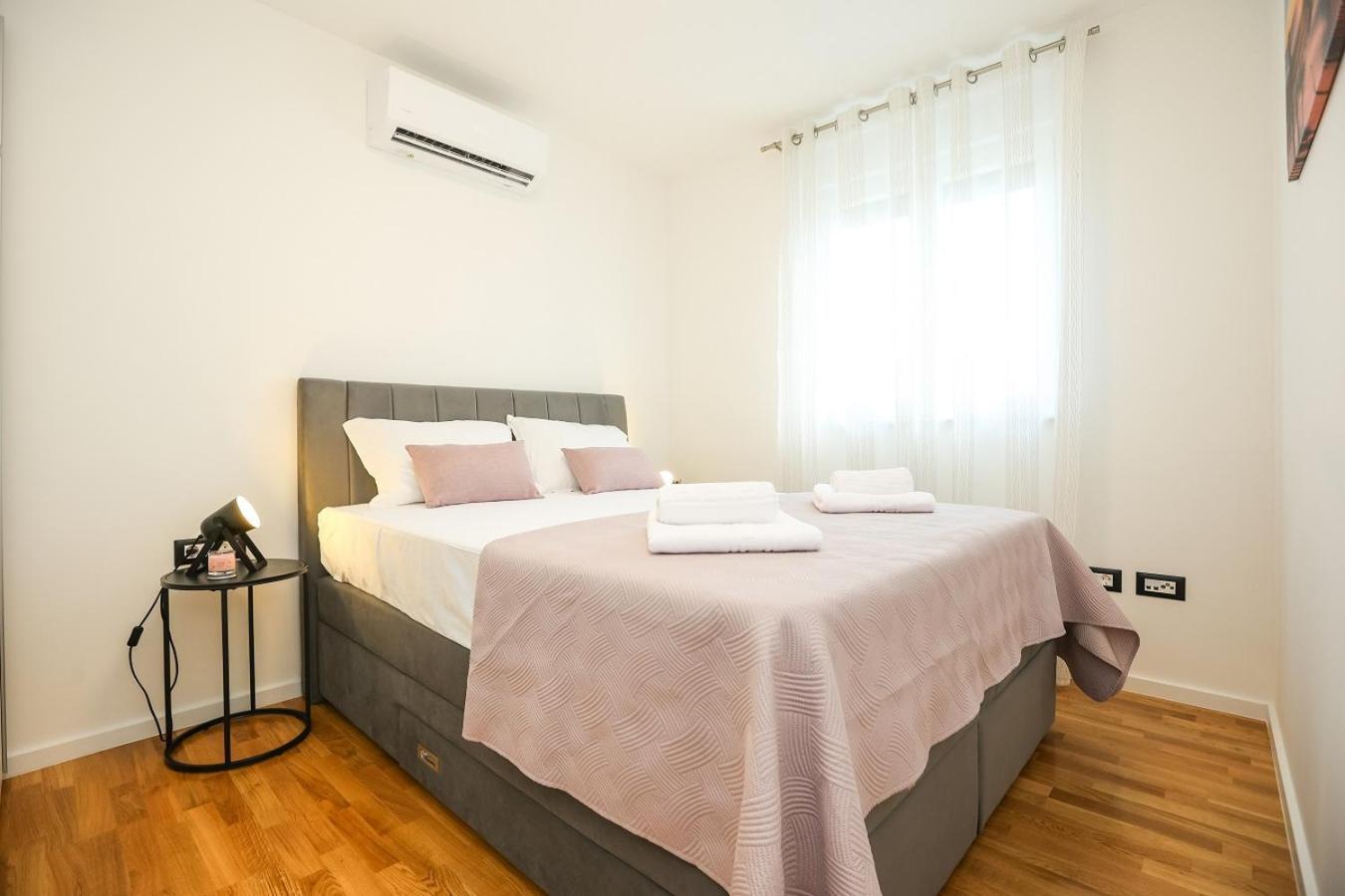Apartment Glorija Zara Esterno foto