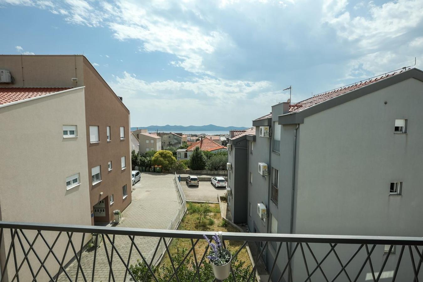 Apartment Glorija Zara Esterno foto